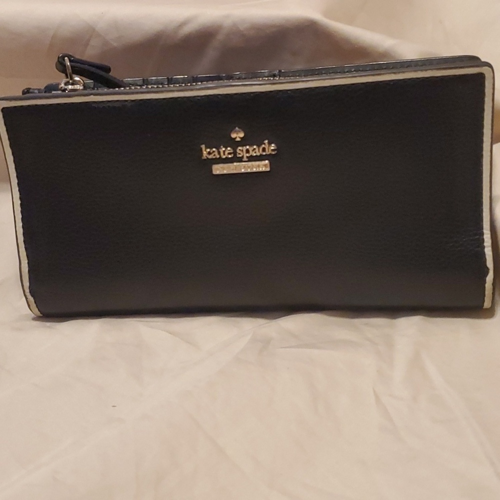 Kate Spade Black Leather Wallet ♠️♠️♠️♠️